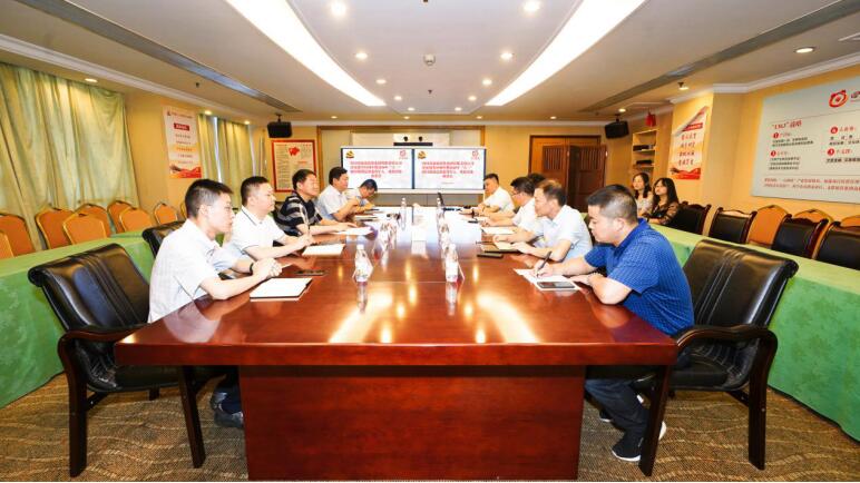 pg赏金女王单机版试玩平台集团党委召开“八一”慰问座谈会