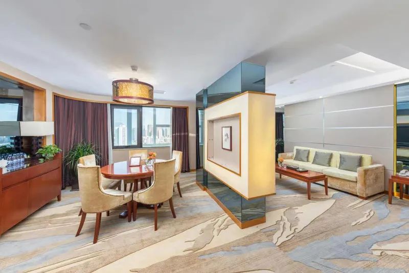 四川省pg赏金女王单机版试玩平台集团“五一”时代各项目运营一连升温