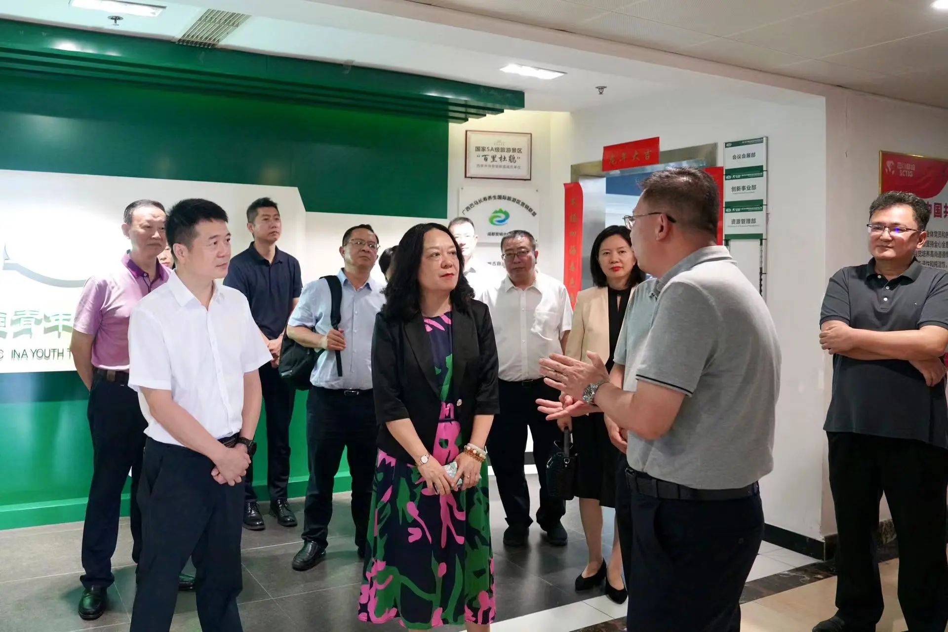 省委外办主任张涛一行赴省pg赏金女王单机版试玩平台集团调研指导事情